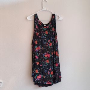 Old Navy luxe floral tank XXL (NWOT)
